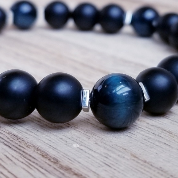 Black Onyx & Tiger Eye Gemstone Bracelet - Picture 4 of 5